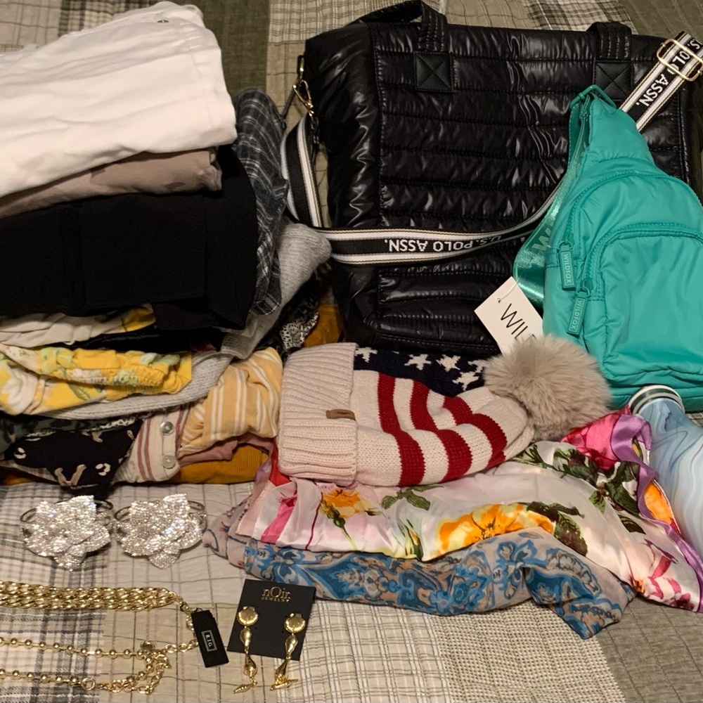 33 PC Clothing/Accessories Lot